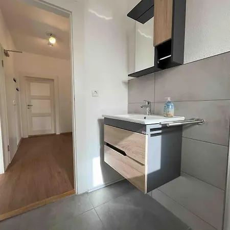 Sad231 - Moderne Monteurwohnung Uebergangswohnung Apartment Schwandorf in Bayern