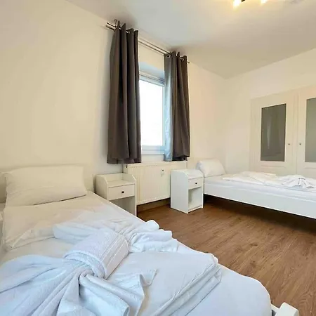 Sad231 - Moderne Monteurwohnung Uebergangswohnung Apartment Schwandorf in Bayern